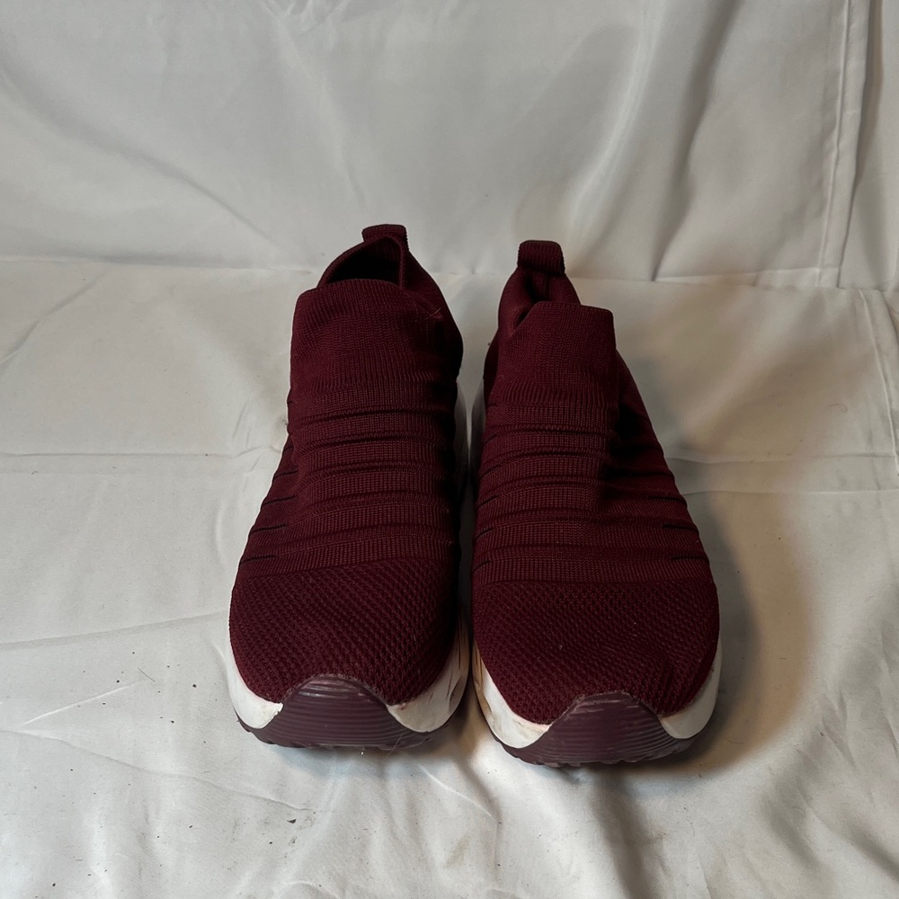 Mishansha Men's Deep Red Slip-On Sneakers